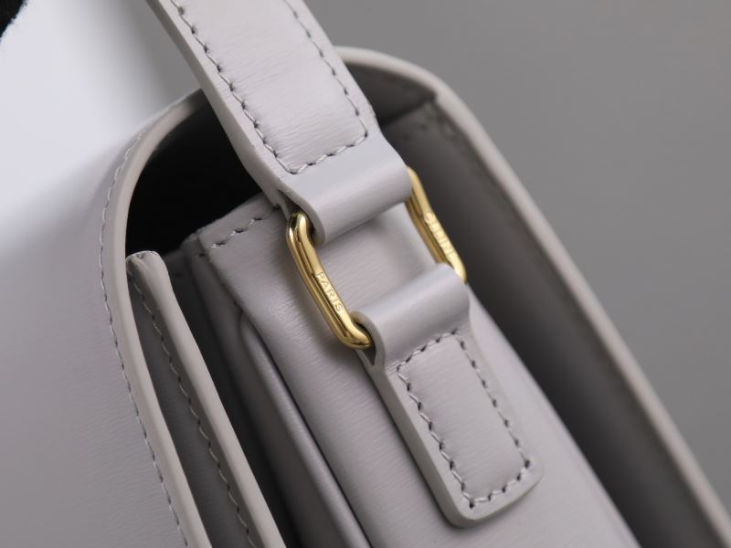 Ce1i*e triomphe bags